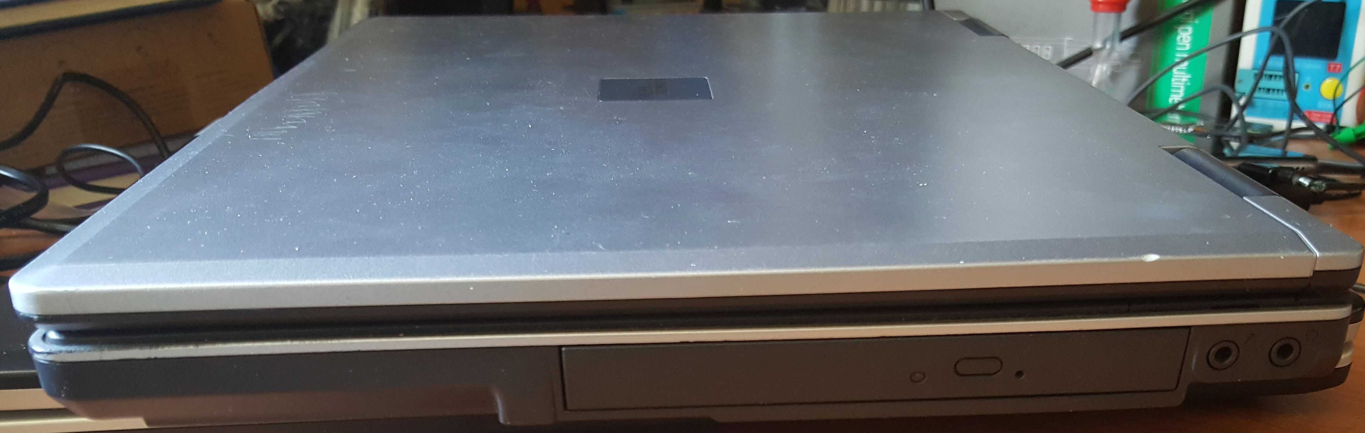 Fujitsu Siemens Amilo Pro V8010D EF6 DVD 15.4" retro