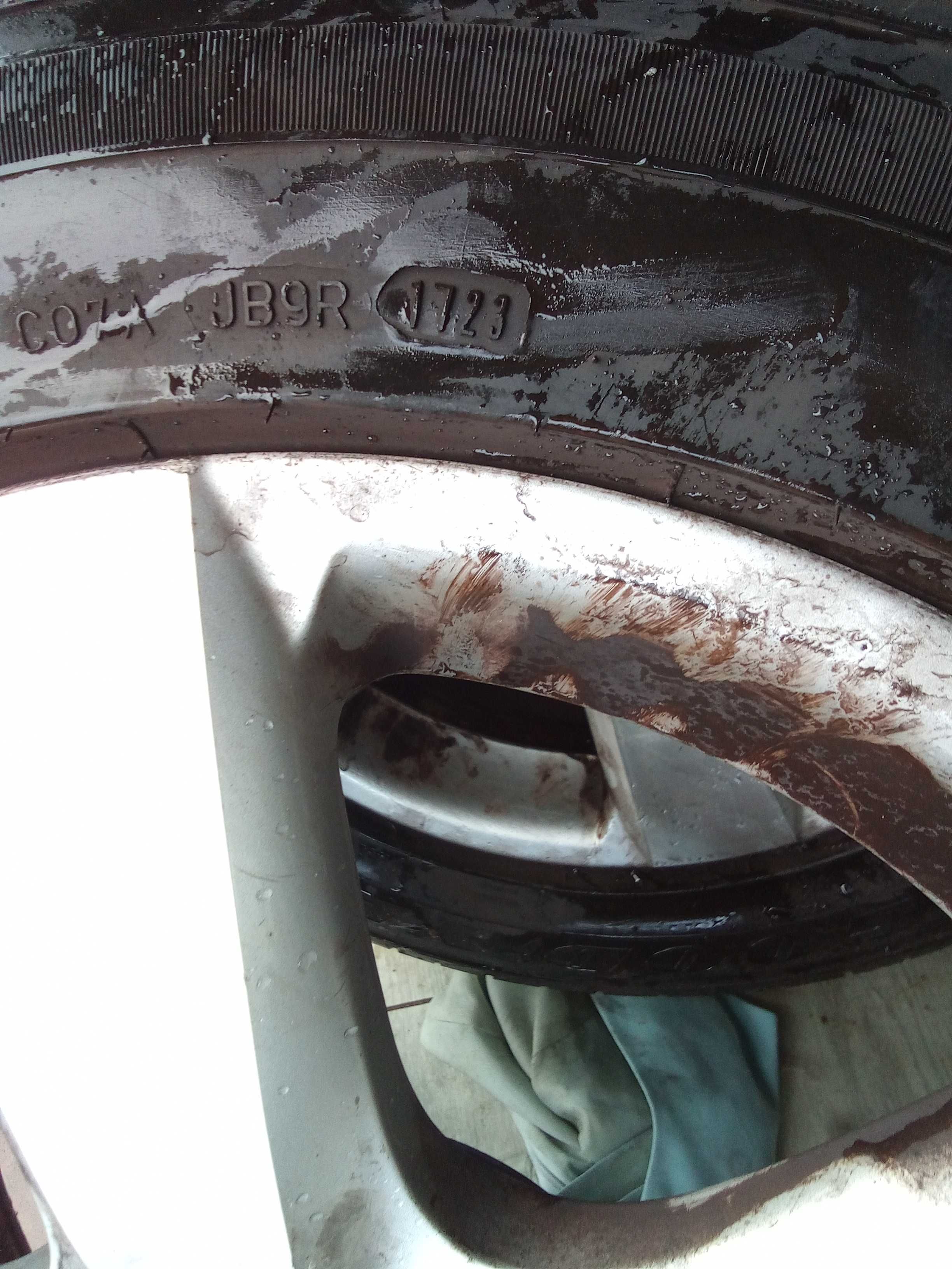 235/55 R17 99W Goodyear 23 rok