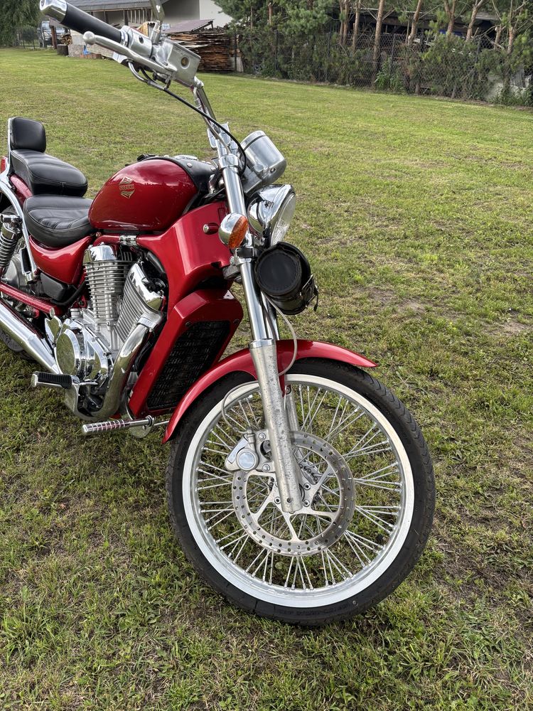 Suzuki Intruder VS