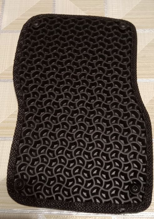 Подпятник в авто. Серия (капля)