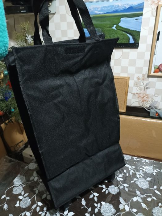 Продам сумку на колесах