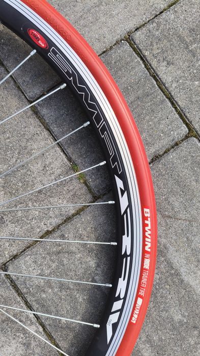 Sprzedam koło do szosówki z oponą do trenżera i bębenkiem 10s