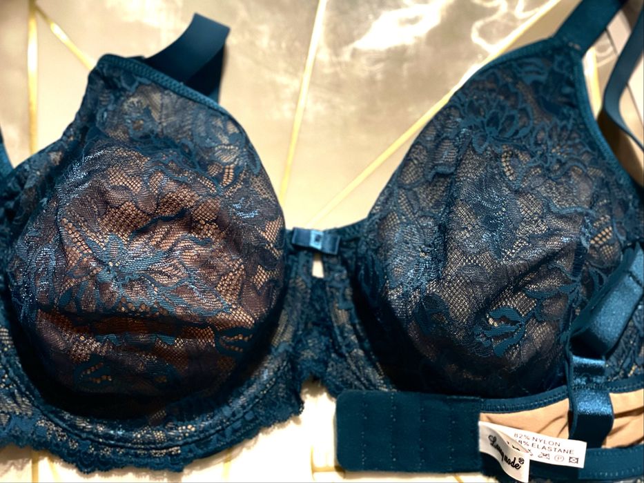 Продам бюстгалтер.