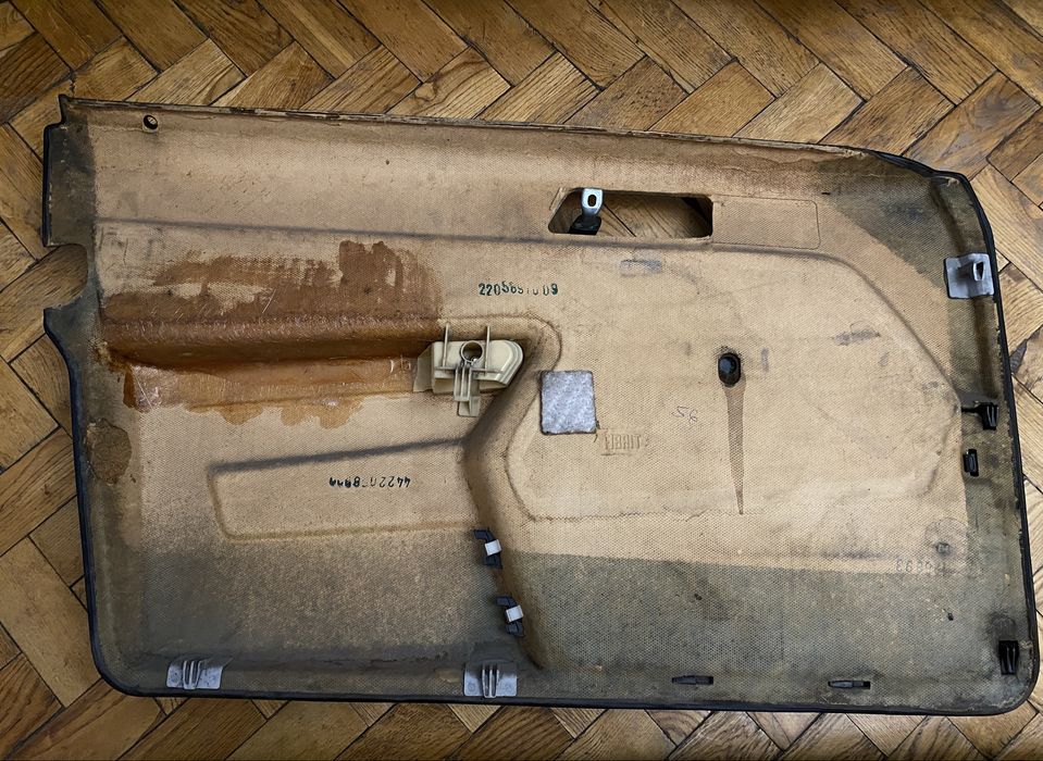 Дверні  карти  передні мерседес 190