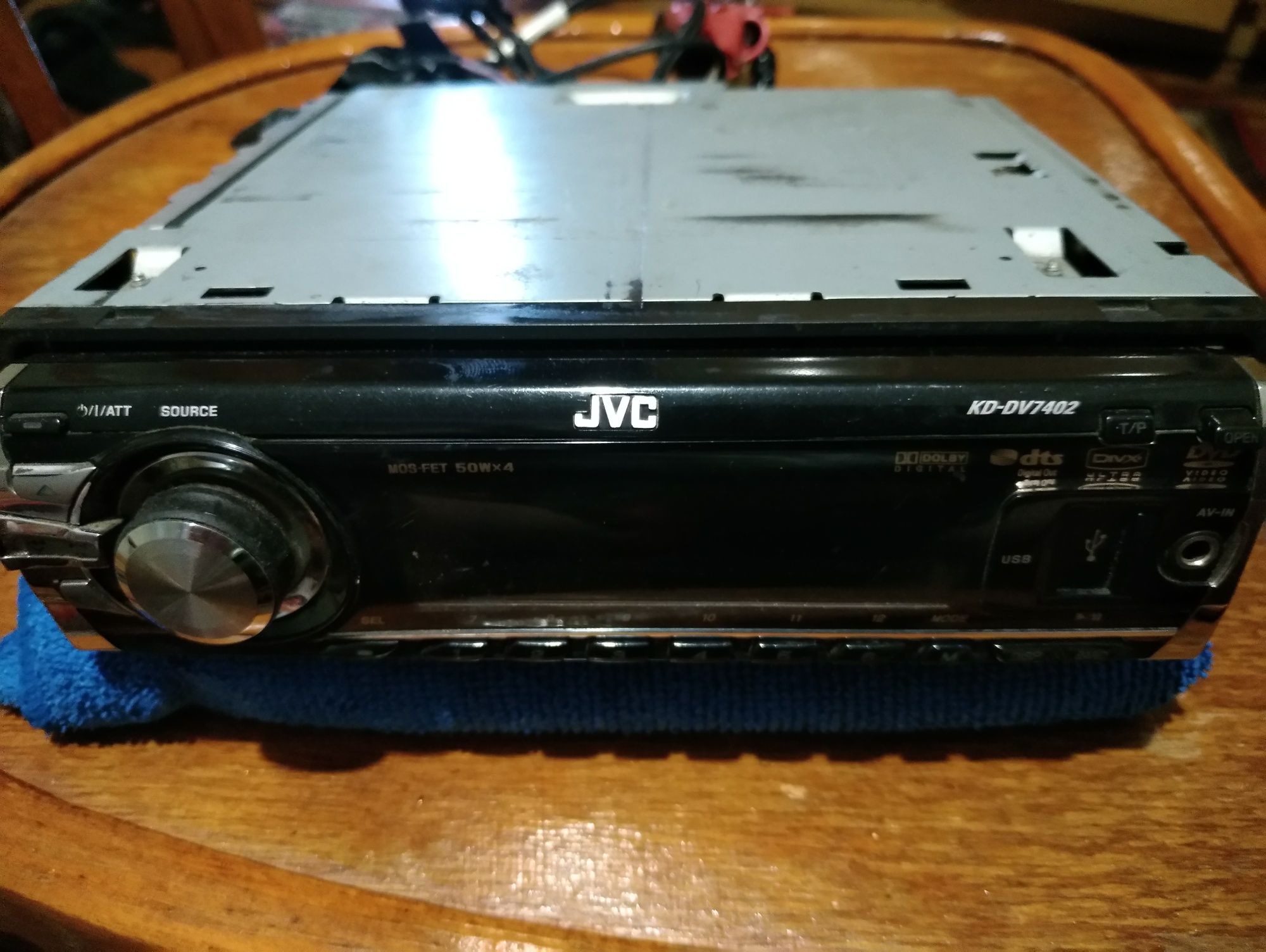 Продам магнитолу  JVC KD-DV7402