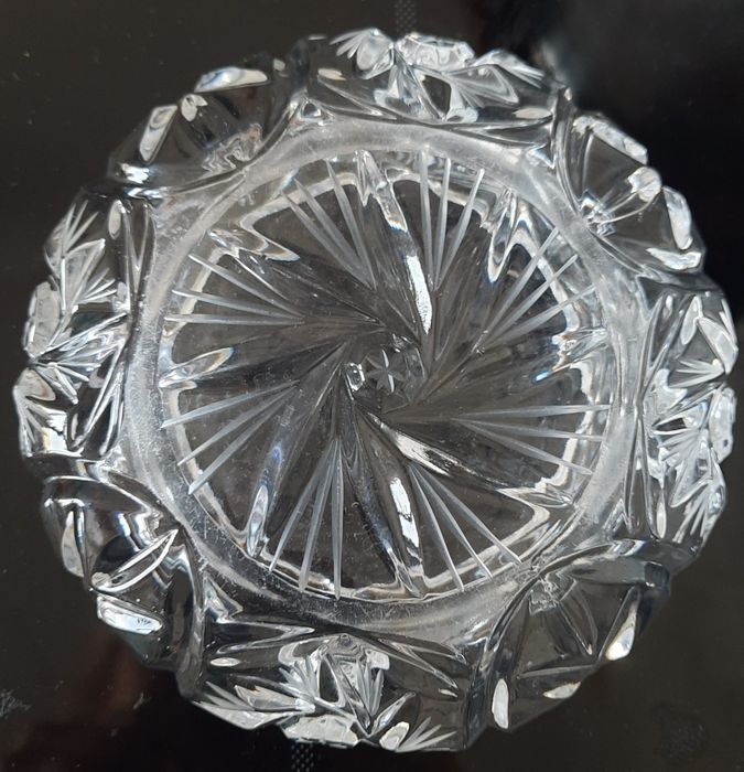 Kryształowa popielniczka