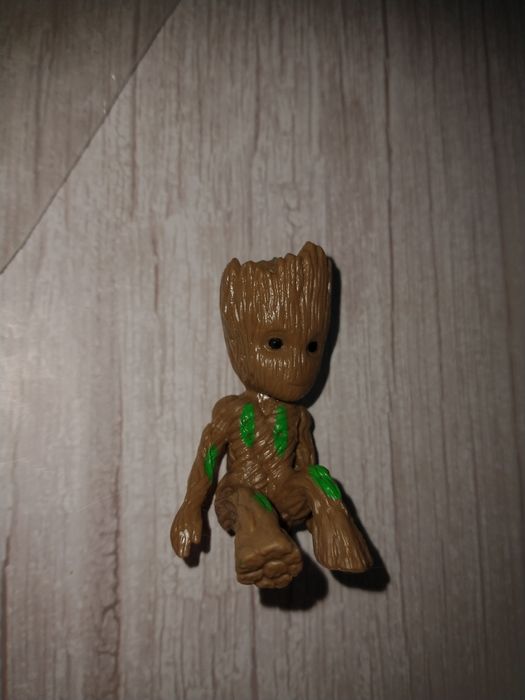 фігурка грут сидячий