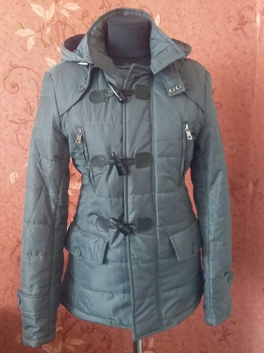 Продам женскую куртку "JUMP & FISH".