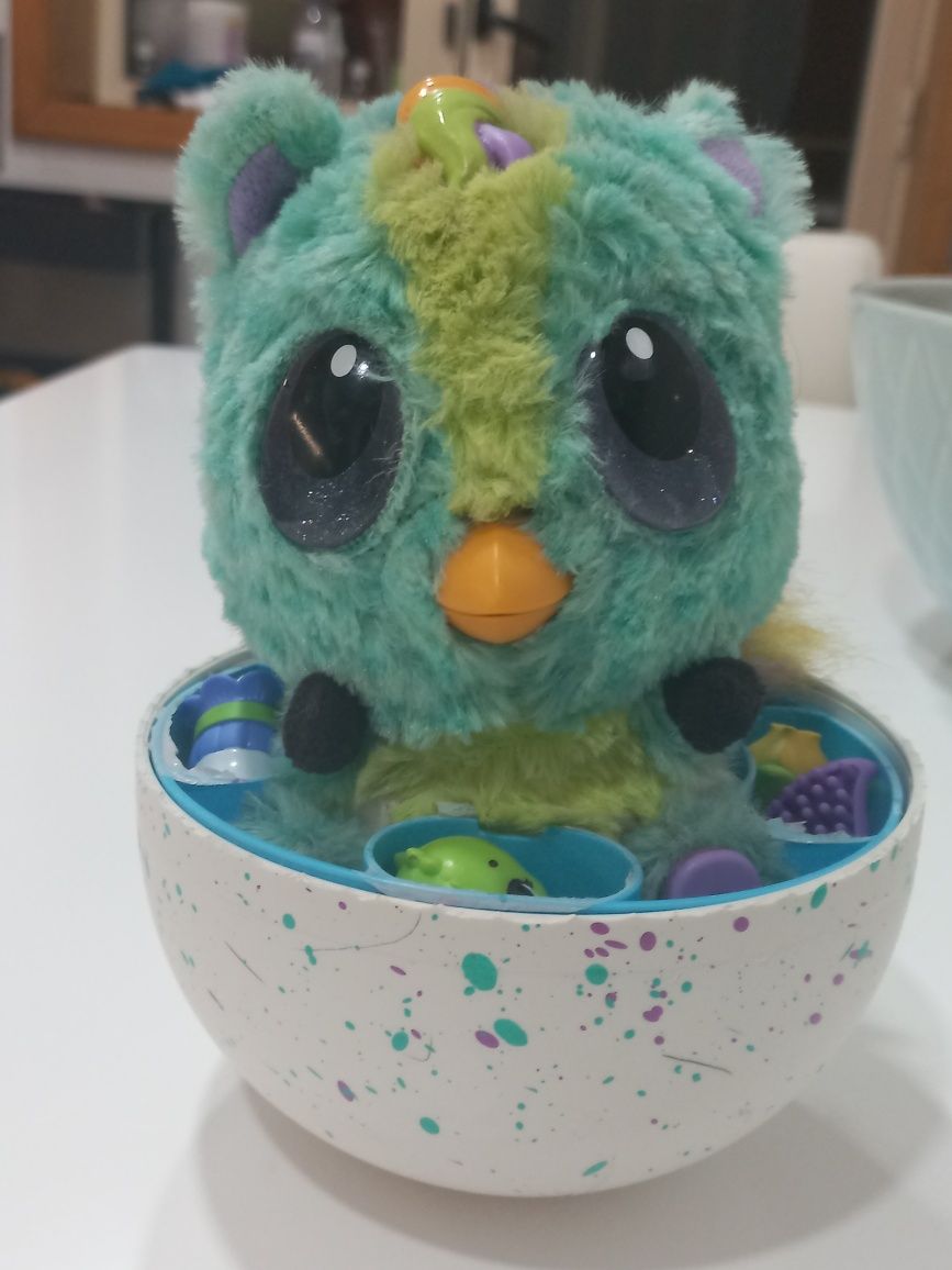 Vendo hatchimals com todos os acessórios a funcionar otimamente