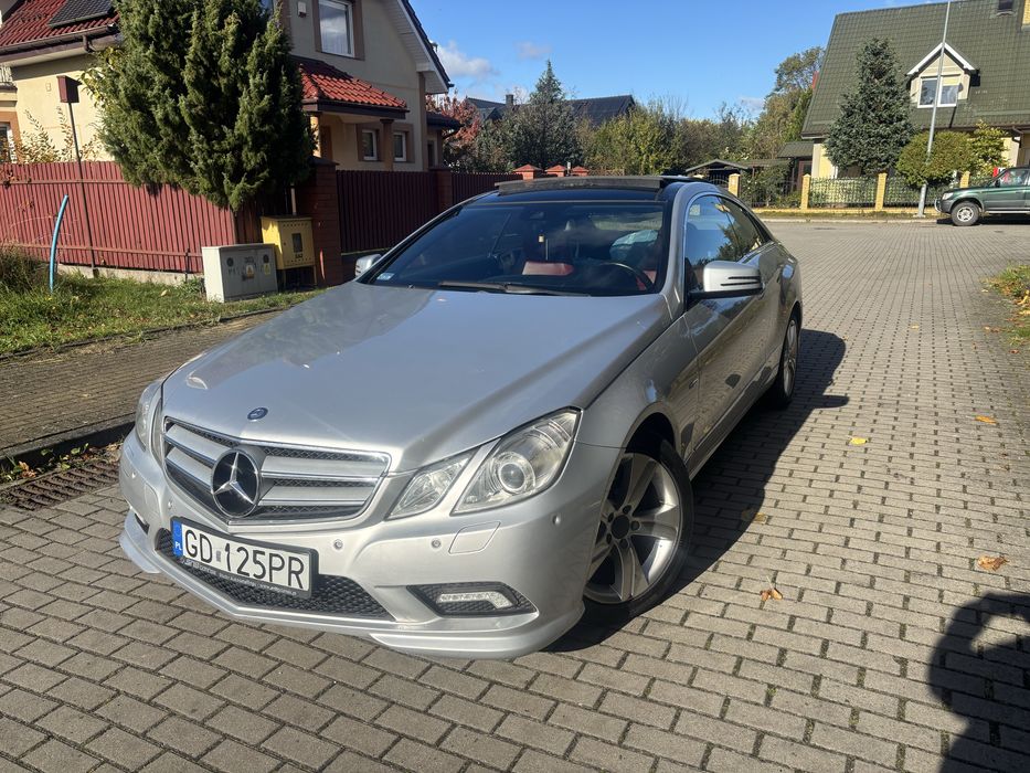 Mercedes-Benz E-Class Coupe E220CDI 170KM Czerowne Skóry Panorama