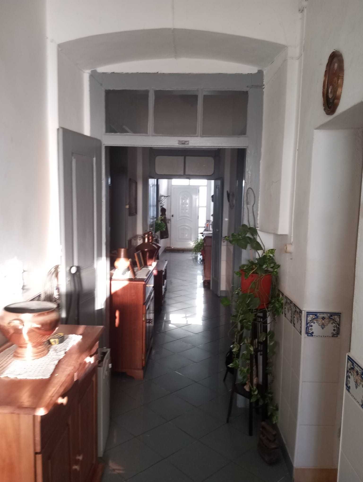 casa com 9 divisões em Ourique
