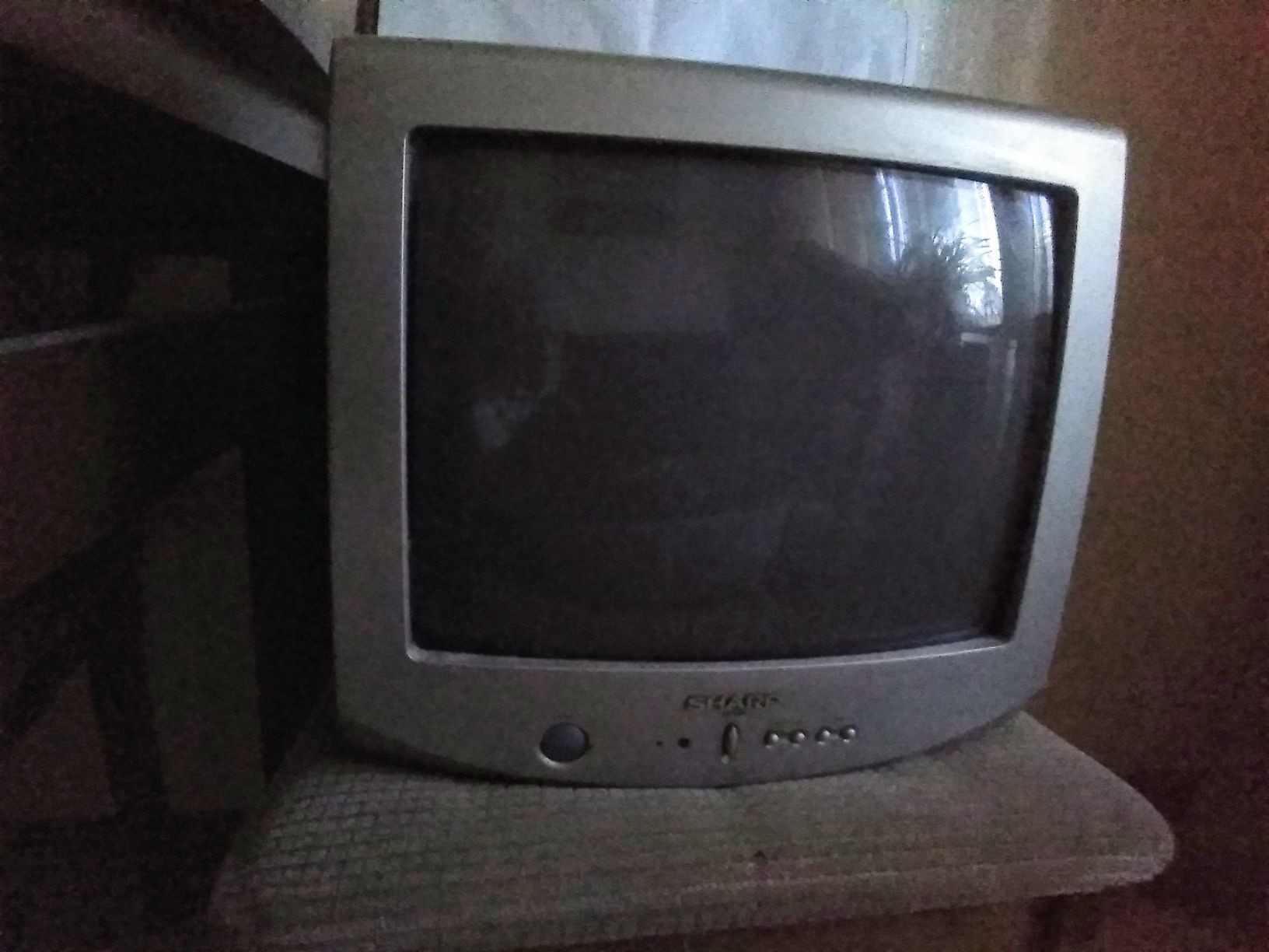 Телевізор Sharp 14LM-40E