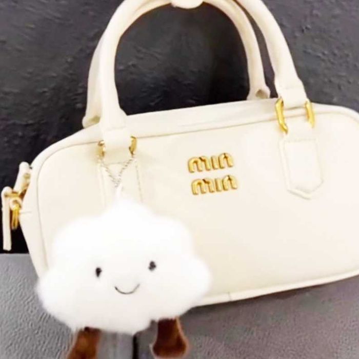 Miu Miu biała torba must-have - używana w doskonałym stanie!