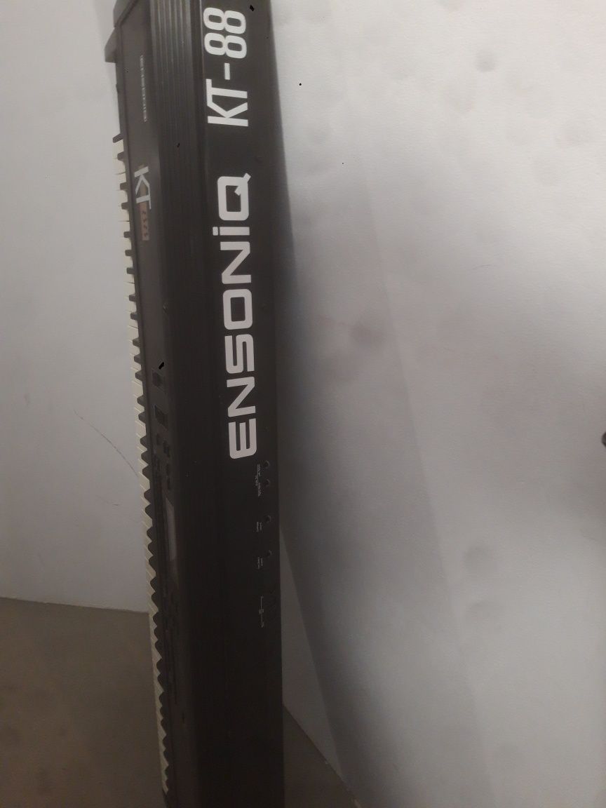 Ensoniq KR 88 syntezator