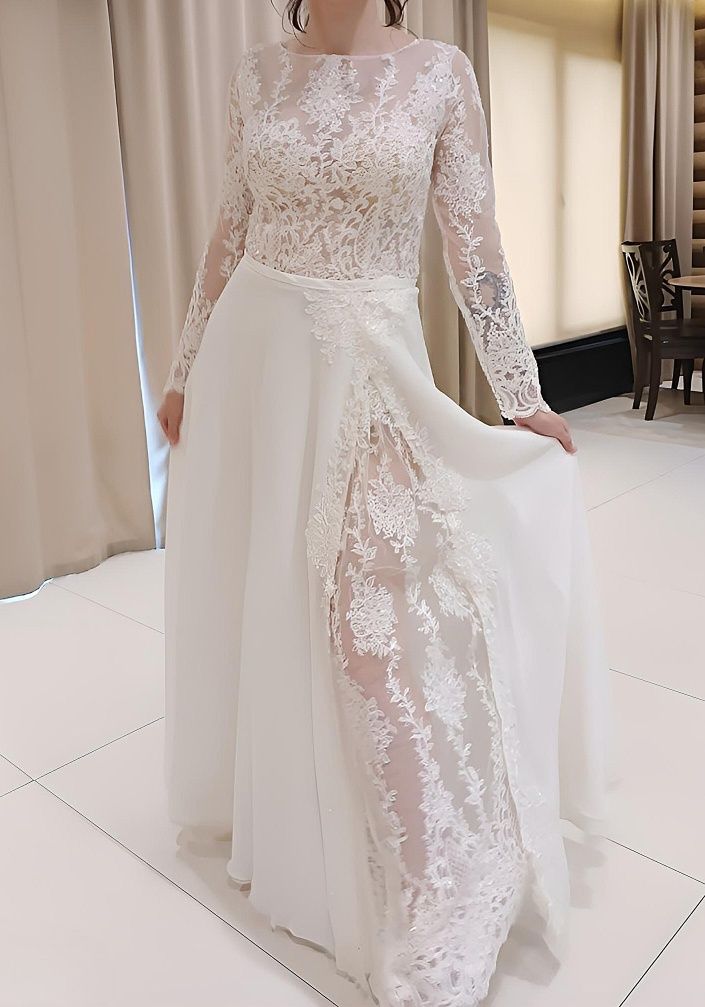 Весільна сукня з мереживним верхом