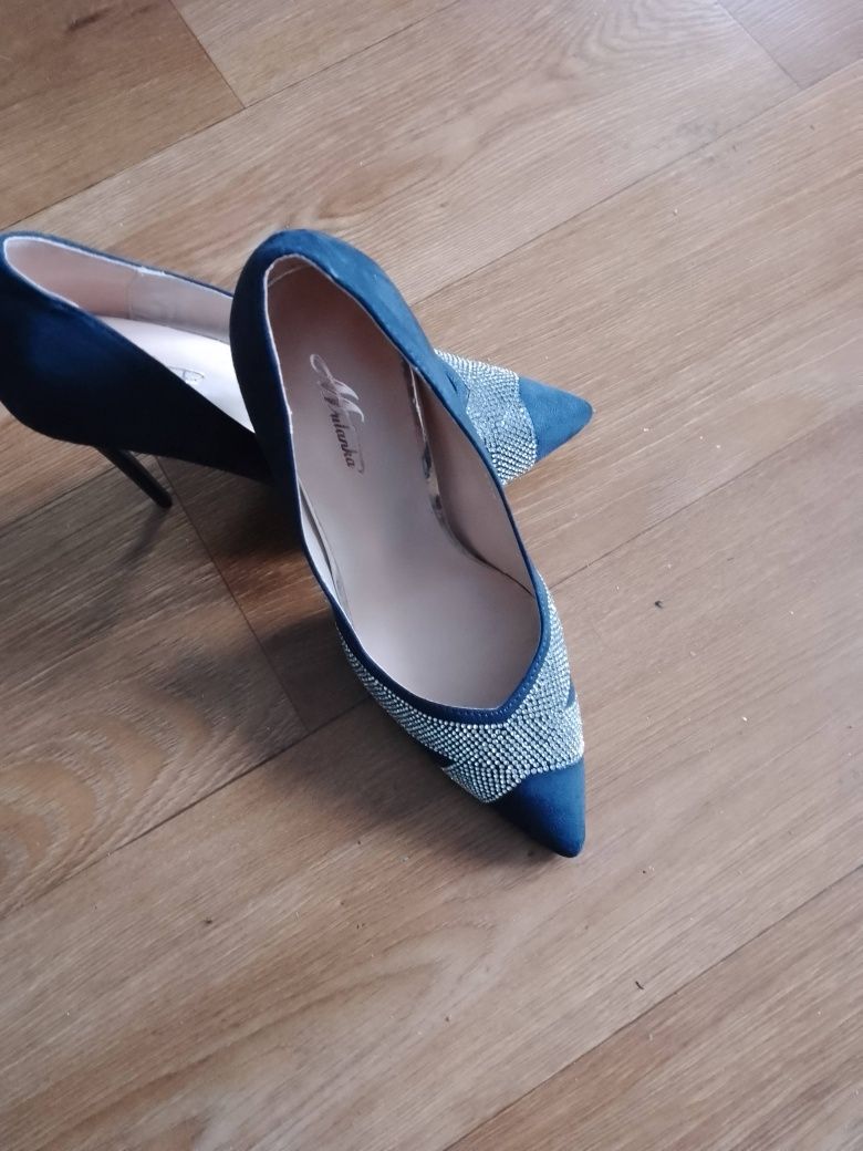 Buty damskie rozmiar 40 nowe eleganckie