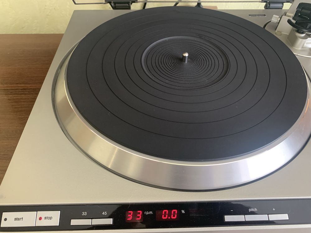 Топовий вініловий програвач Technics SL-1300MK2
