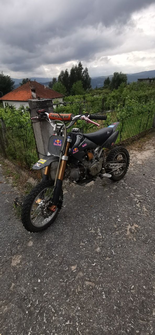 Troco Moto 4 250cc e pit bike 140cc