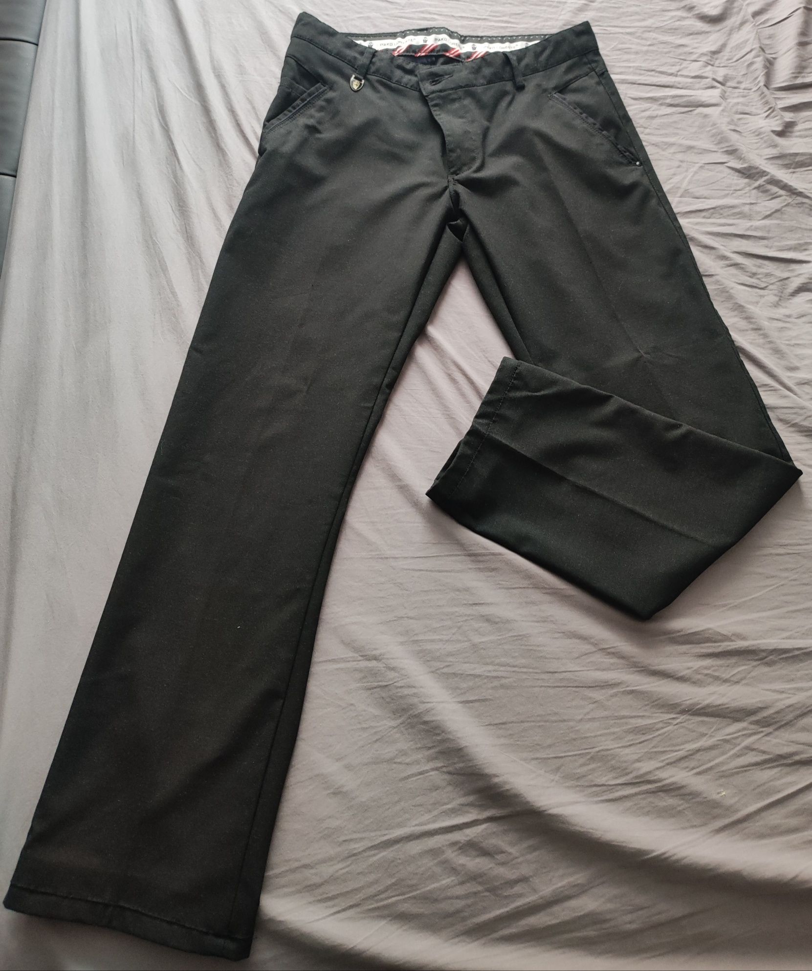 Eleganckie, czarne spodnie garniturowe Pako Lorente