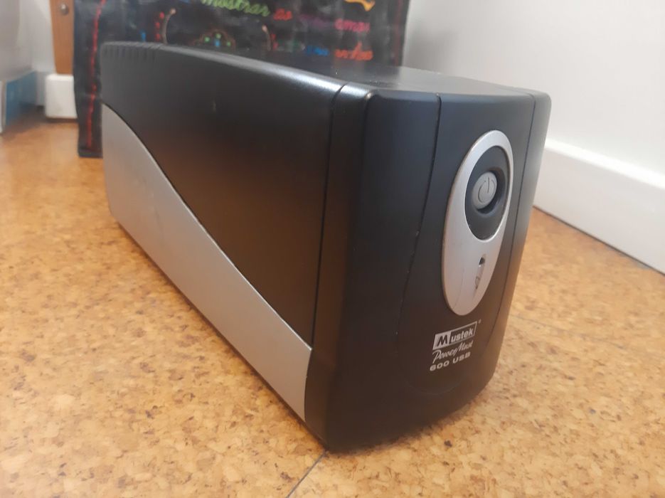 UPS (inoperable, possibly for parts)64550298350593123