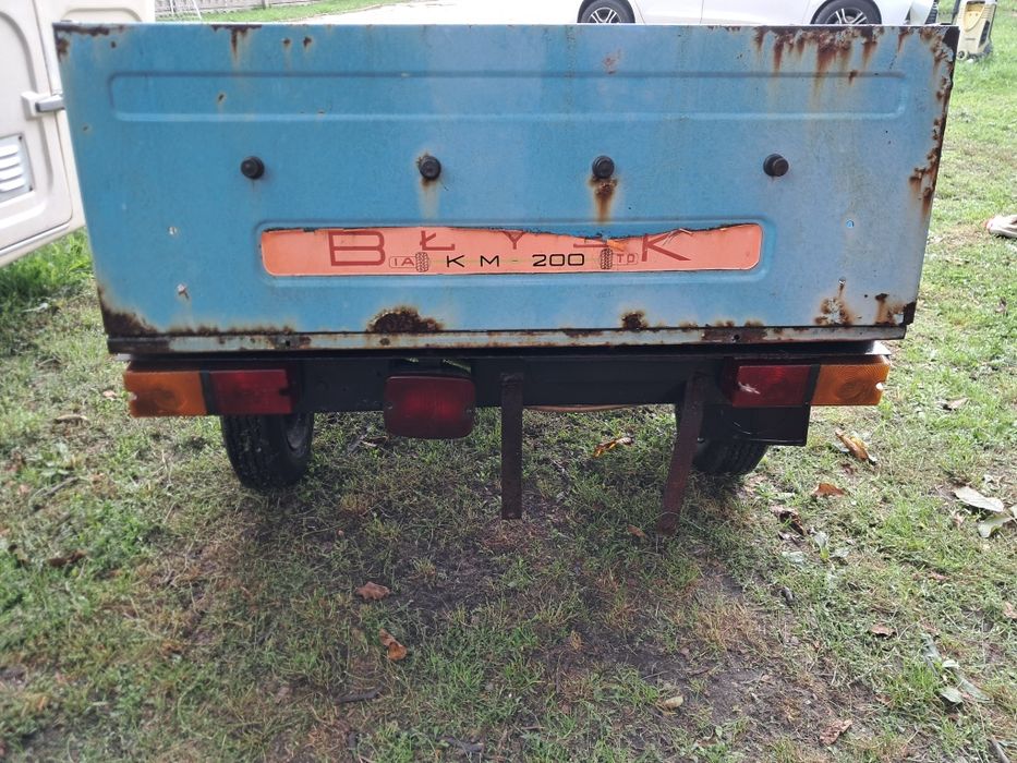 Przyczepka samochodowa pozostałości