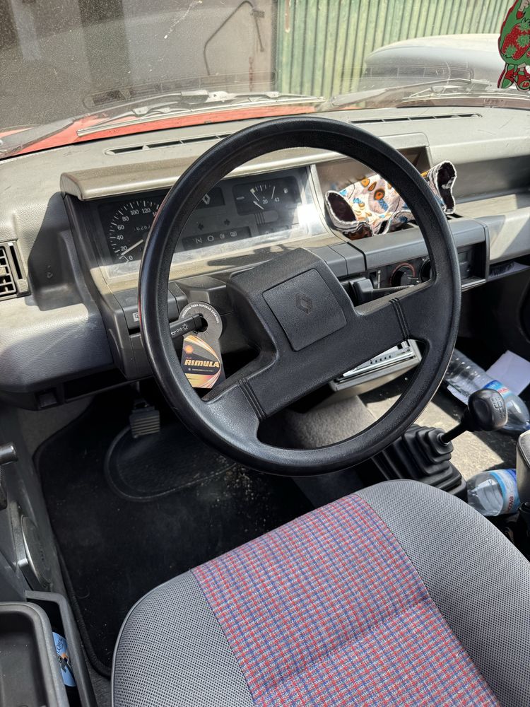 Renault super 5.
