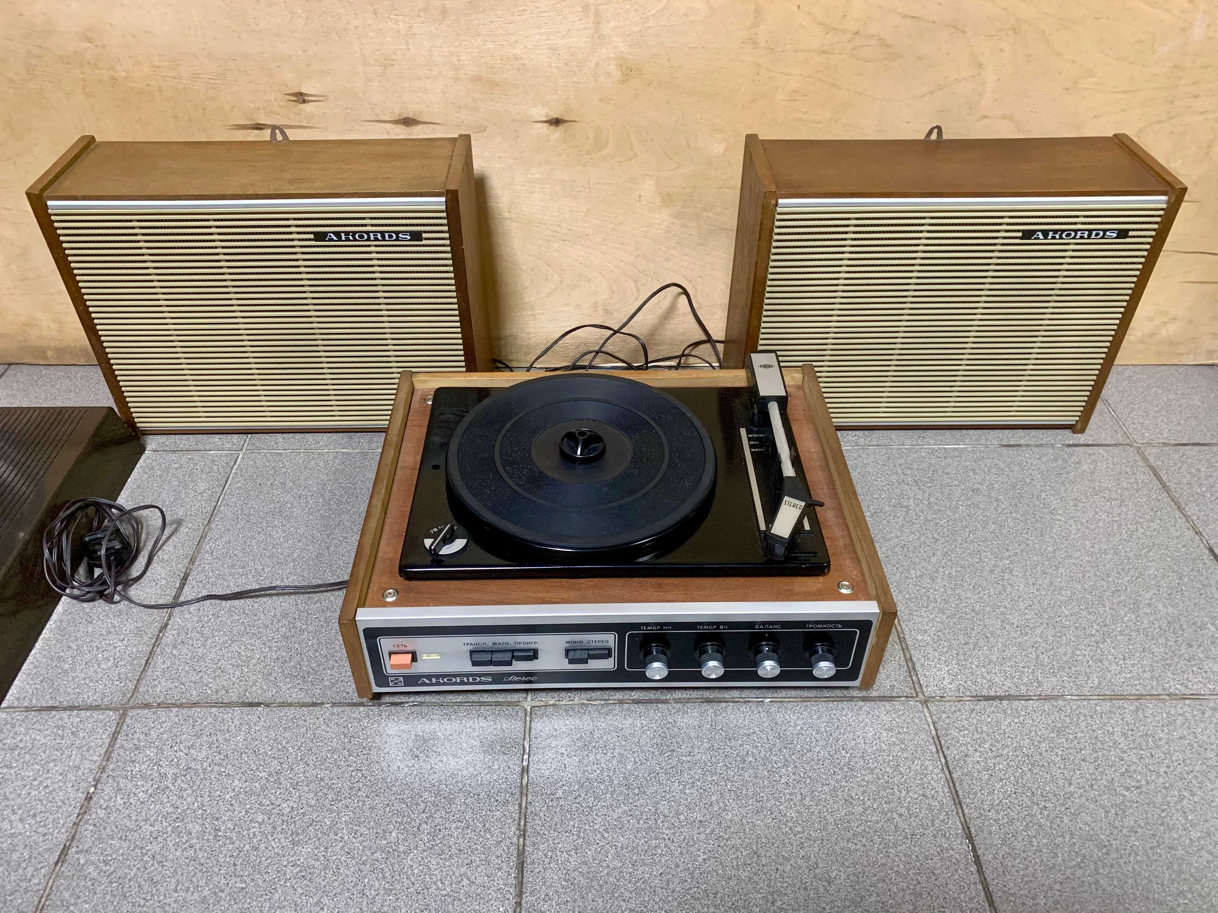програвач платівок Akords stereo