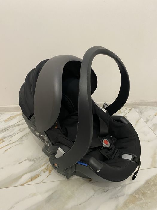 Stokke iZi Go Modular X1 by BeSafe 0+ Black