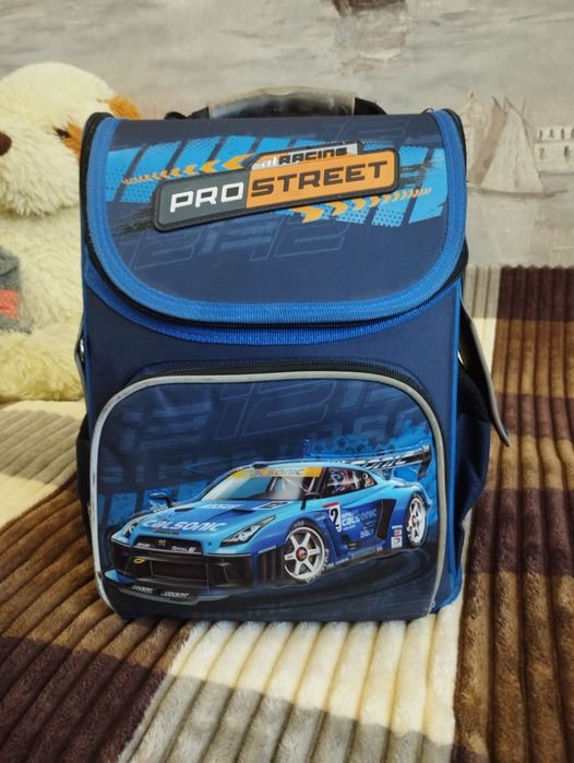 Продам портфель 1-3й клас