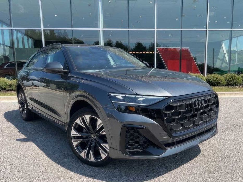 Audi Q8      2025