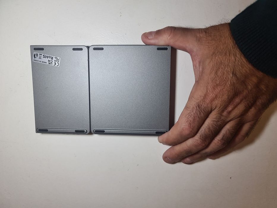 Teclado Bluetooth Dobrável c/ Touchpad – Portátil, Como Novo