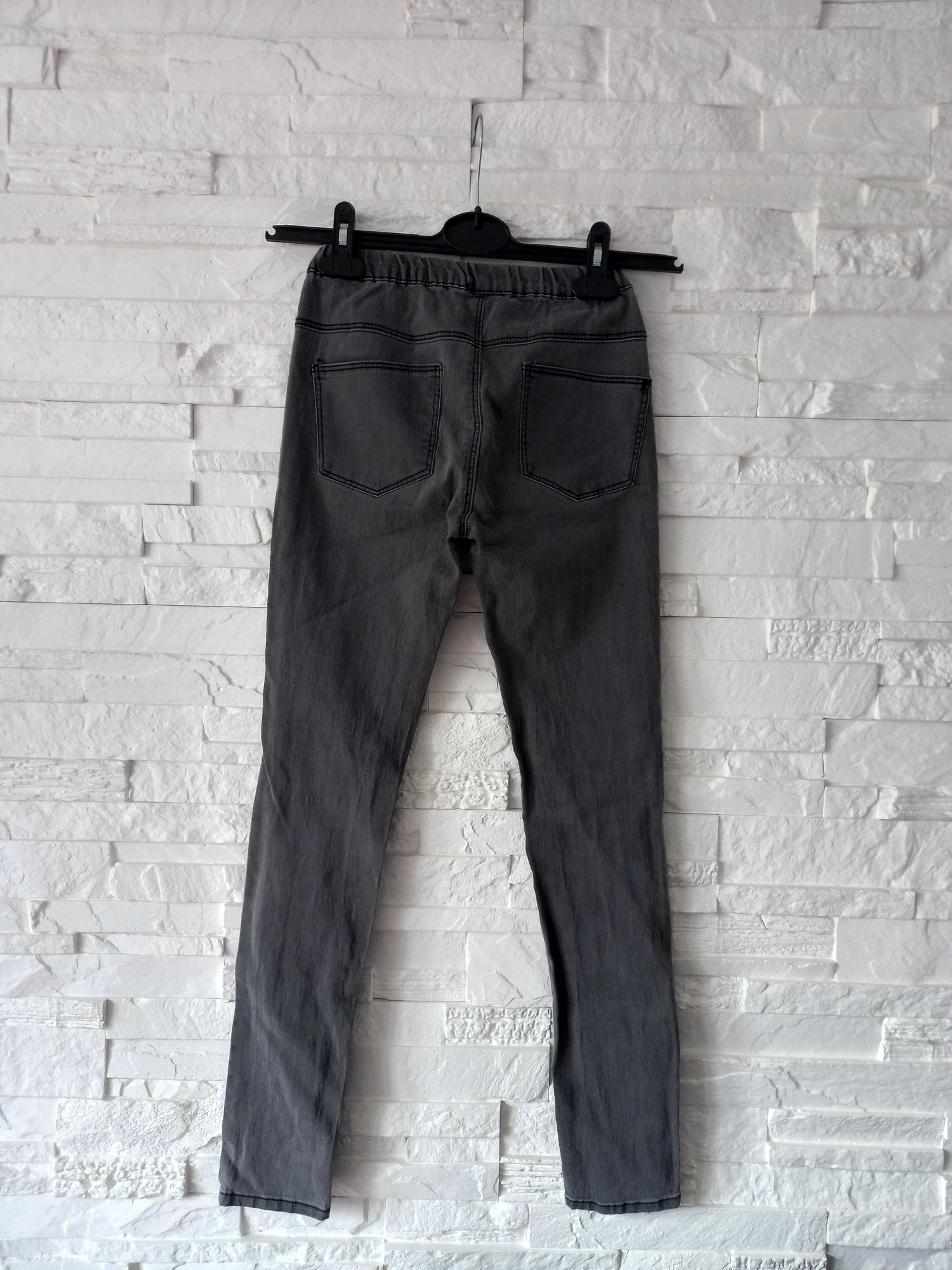 Grafitowe legginsy jeansy 152/158 Reserved
