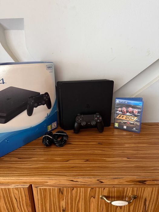 [PS4] Konsola SONY PlayStation 4 Slim + Pad + Gra F1 - Pudełko