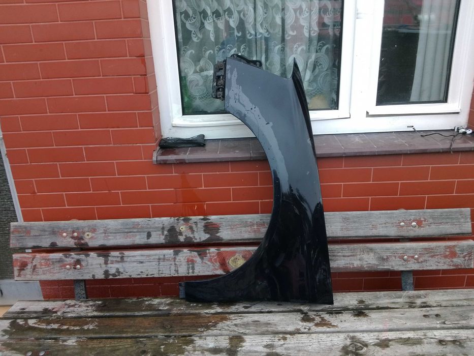 VW PASSAT B6 błotnik lewy przód kolor LC9X