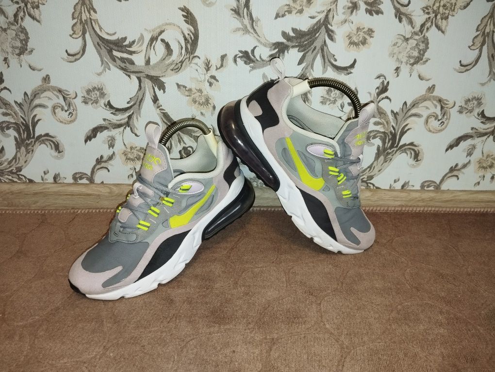 Кросівки жіночі спортивні Nike air max 270 React