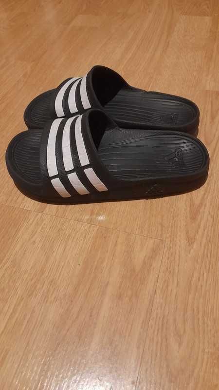 Klapki adidas 11,5 K rozmiar 30