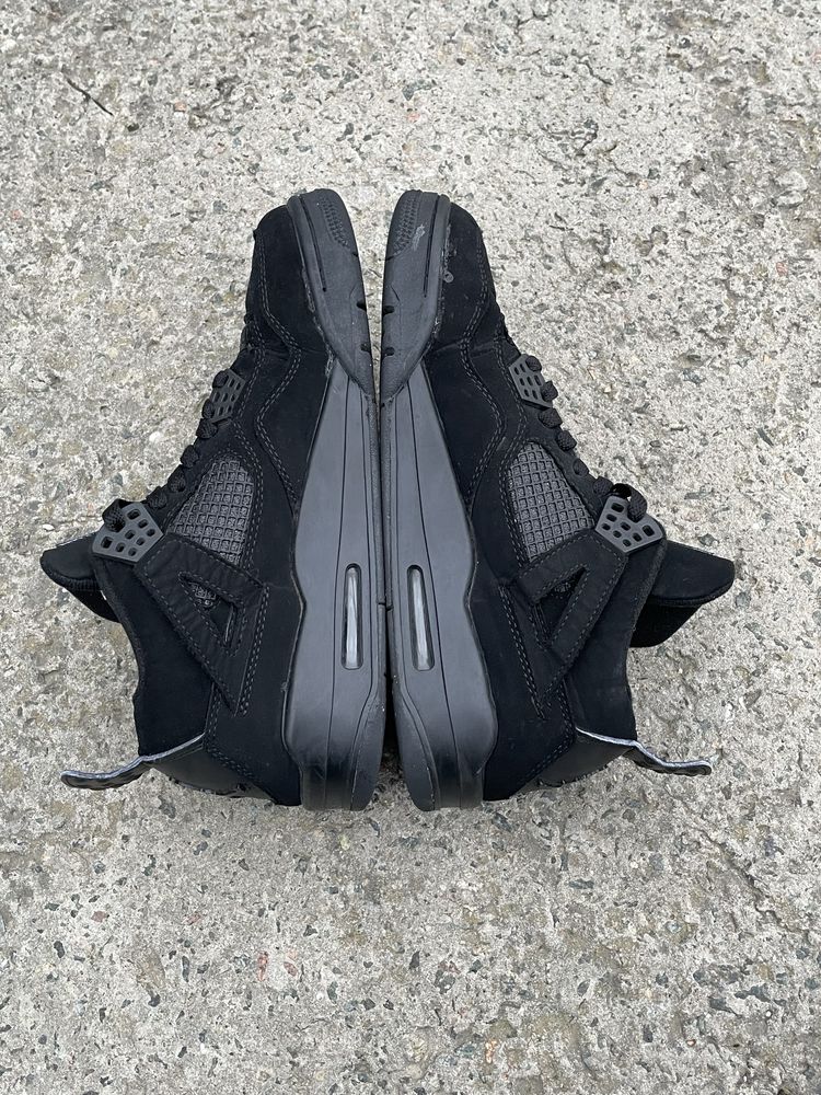 Nike Jordan 4. 42size