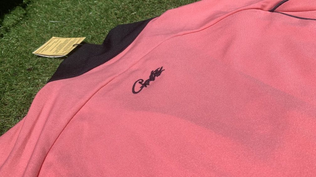 Polo Corteiz Rosa e Preto.