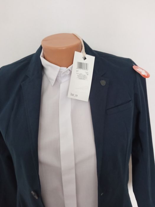 Nowy garnitur chlopiency 158