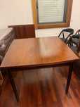 Mesa de sala de jantar em Pau Santo