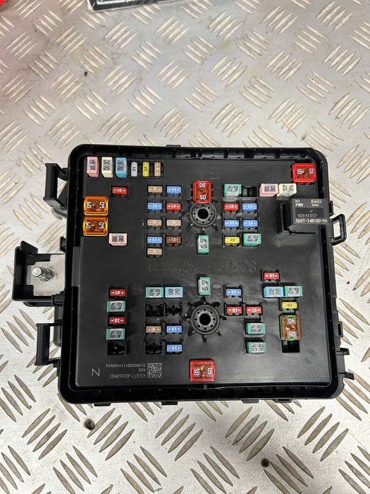 Skrzynka z bezpiecznikami do Ford Tourneo Custom rok 2020