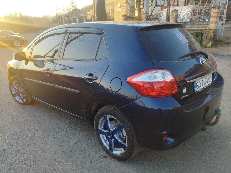 Гарний Auris Executive обслужений