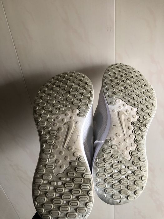 Кросівки Nike Revolution 7