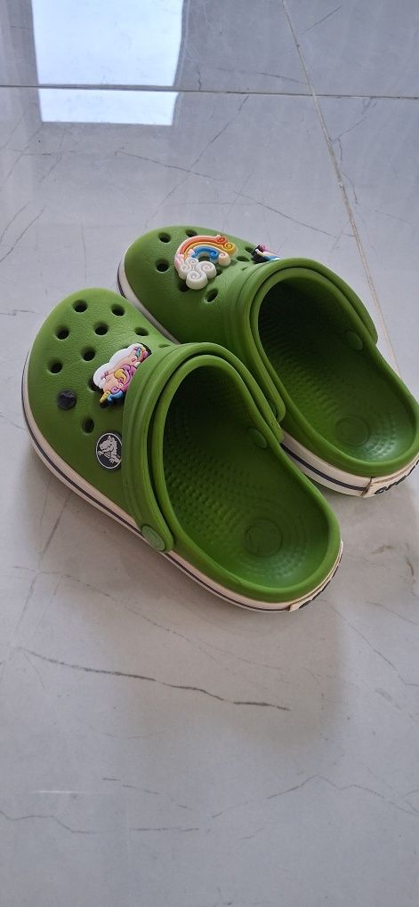 Klapki zielone Crocs C8 9