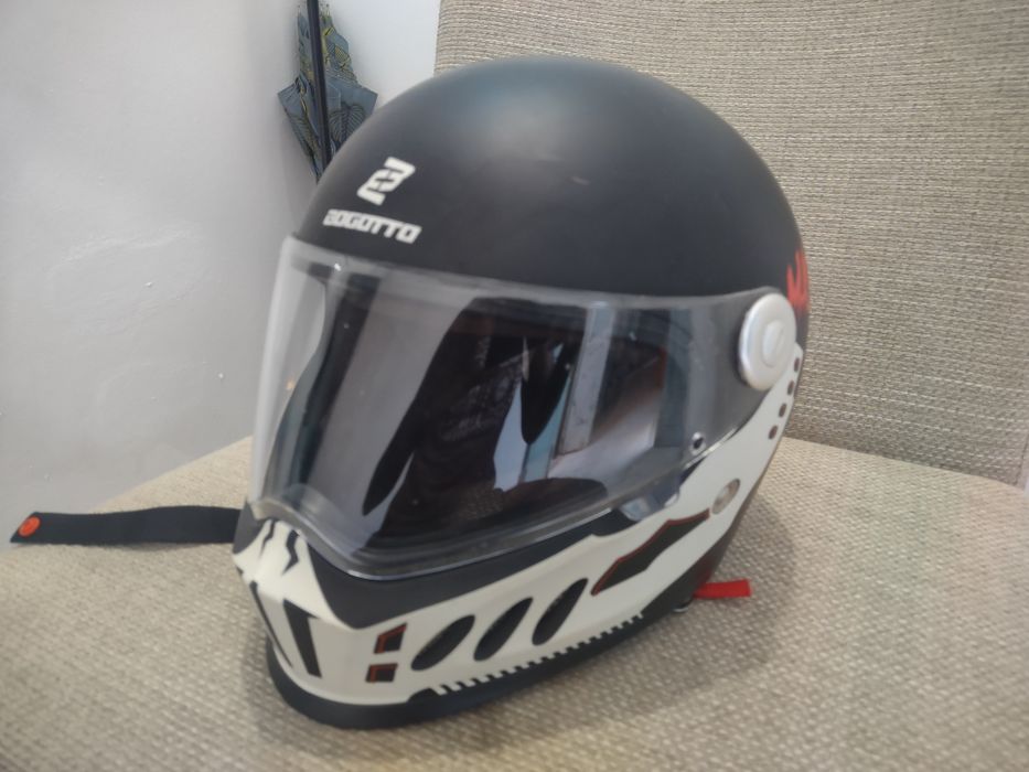 capacete integral Bogotto – modelo estilo “Mask”