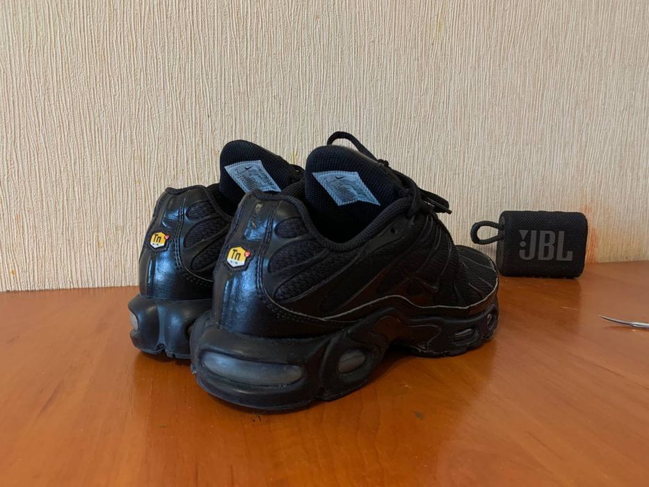 Кросівки Nike air max tn plus triple black оригінал nike tn plus
