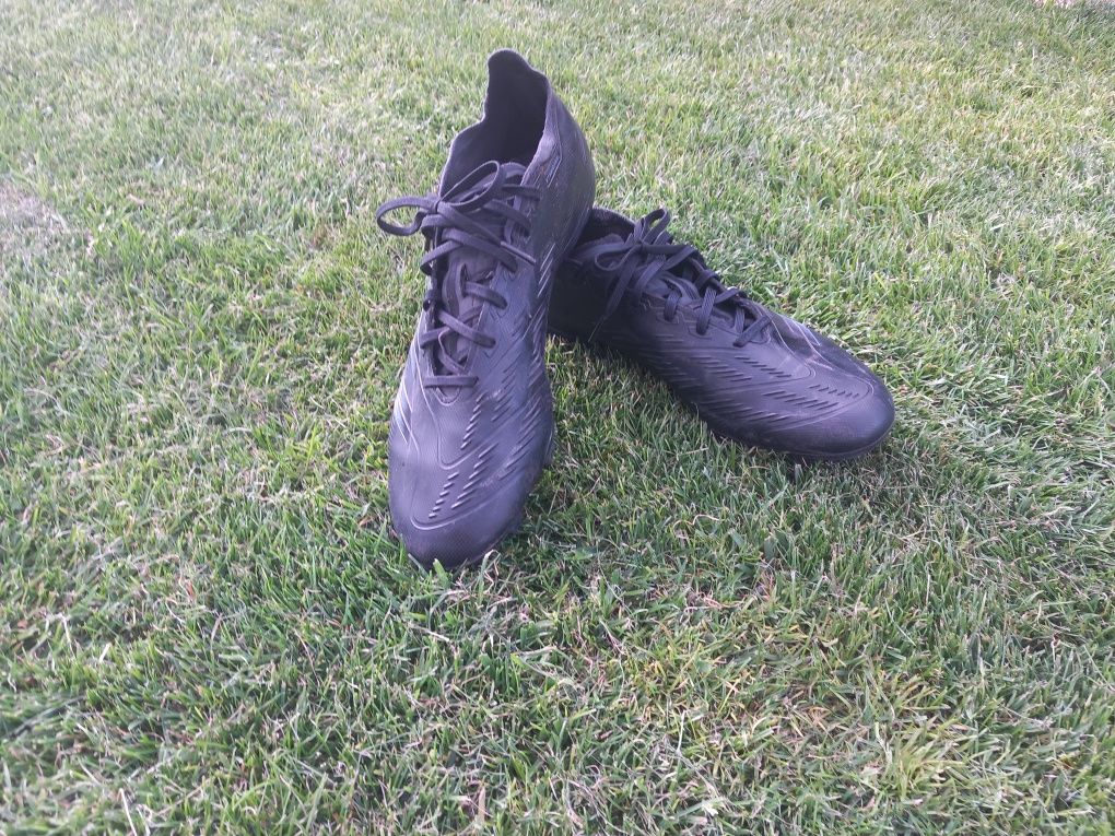 Buty piłkarskie adidas predator