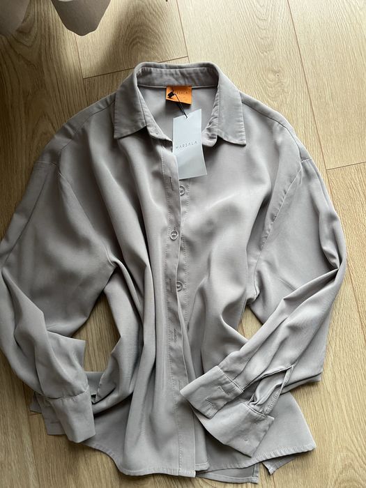 Marsala Luźna koszula z wiskozy w kolorze pearl grey - Obsession S/M