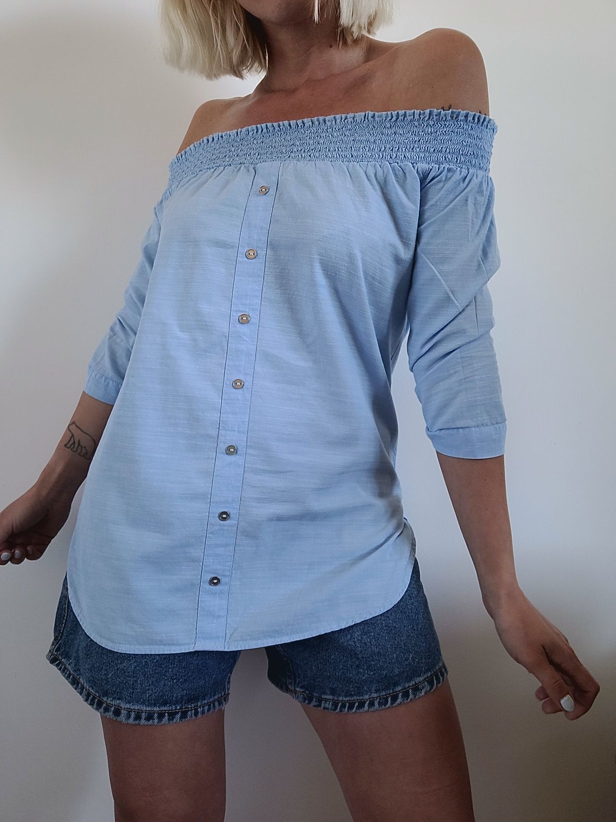 Niebieska koszula oversize boho odkryte ramiona guziki River Island