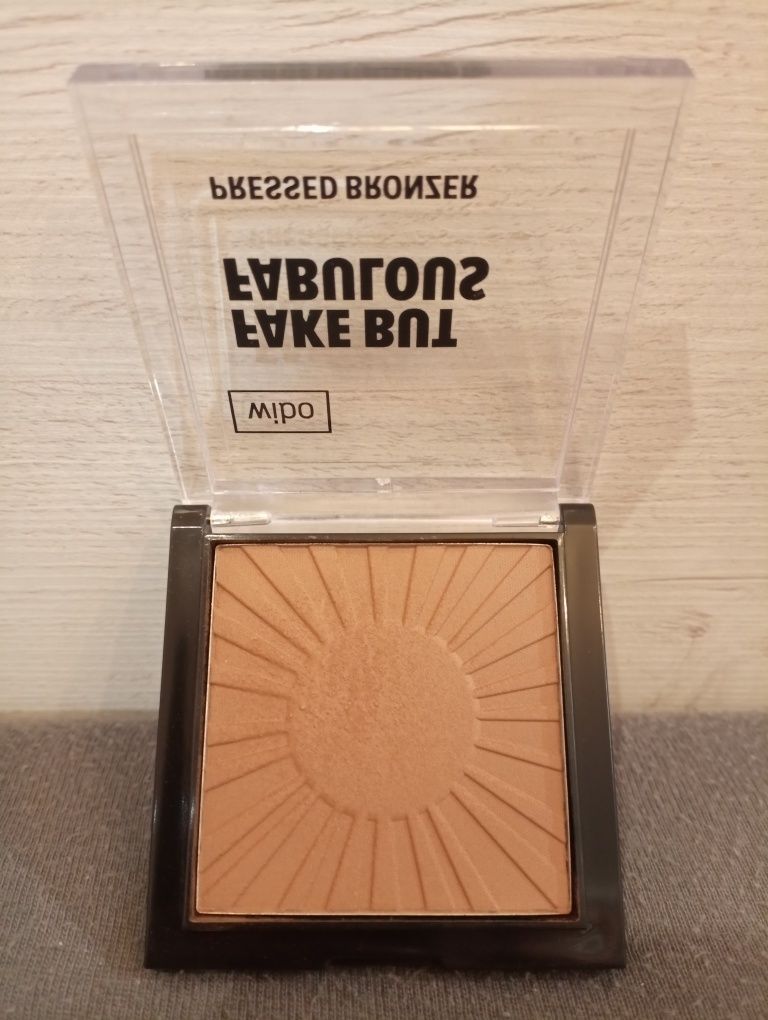 Prasowany bronzer do twarzy od Wibo